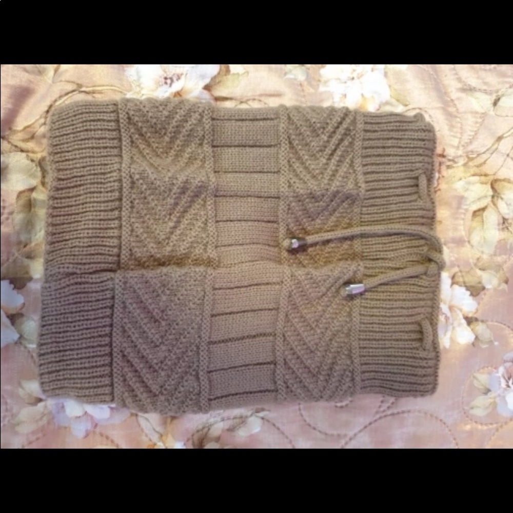 Fleece Lined knit Beanie - Picture 4 of 5